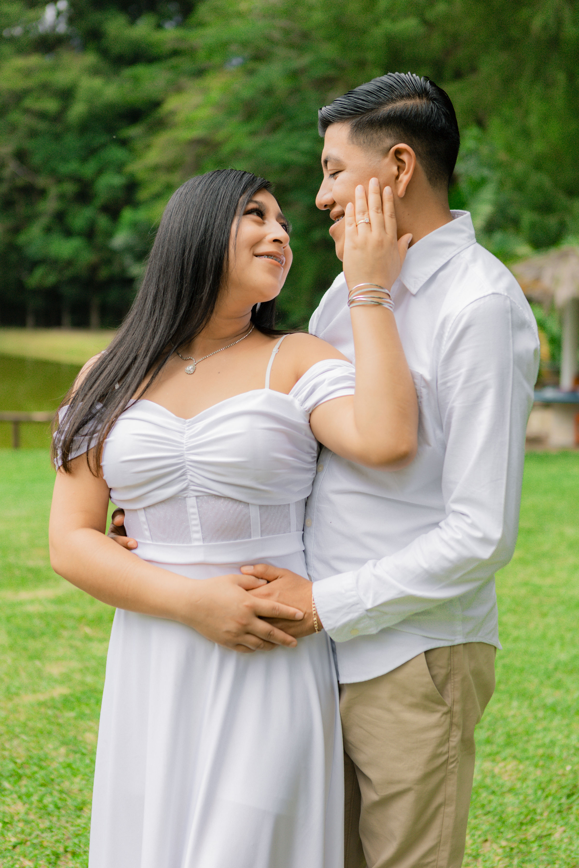 Susi y Martín compartiendo un momento romántico